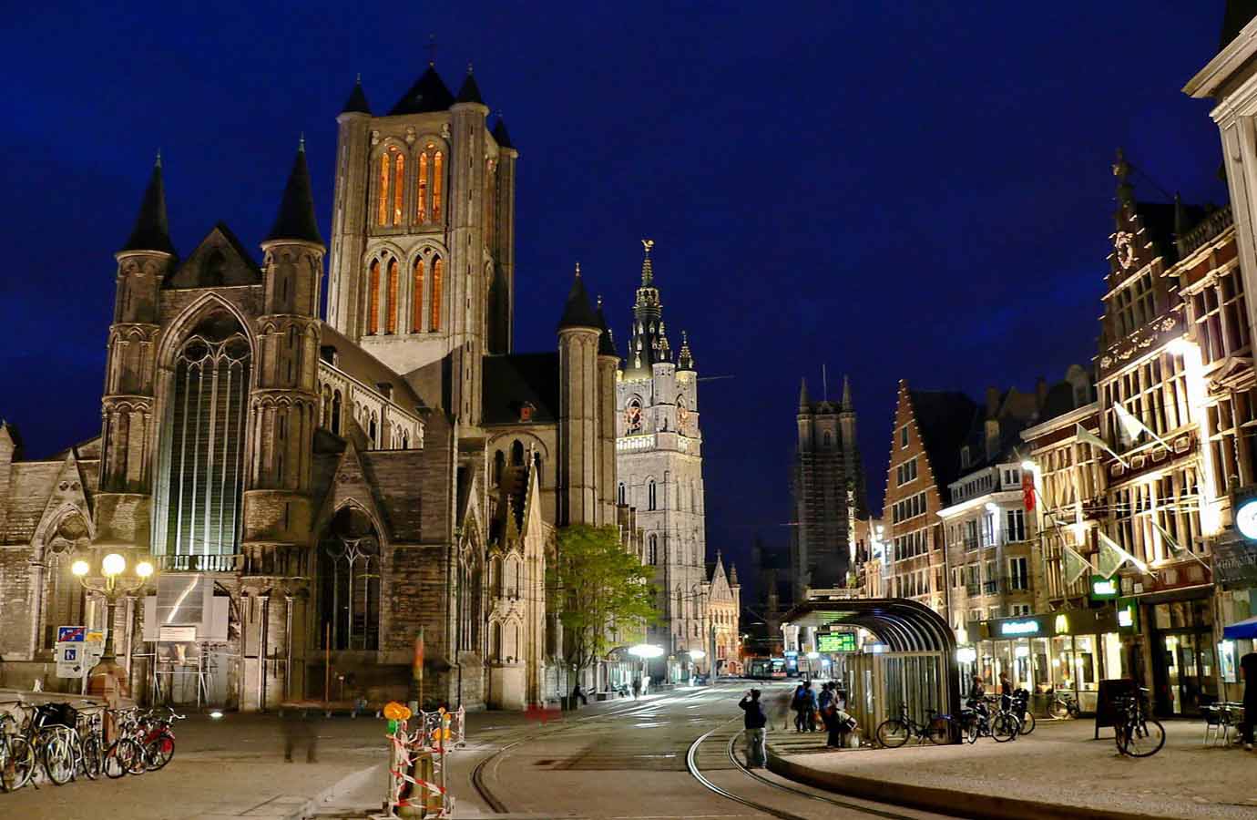 Arnhem’s Drukste Winkelgebieden: Beleef een Kleurrijke Winkelreis in Nederland